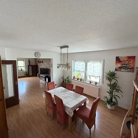 130m2 Mit Grossem Balkon Nahe Siegen شقة *